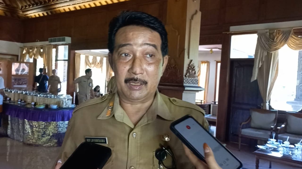 TUNGGU PUSAT: Kepala Dinas Pendidikan Provinsi Bali Boy Jayawibawa