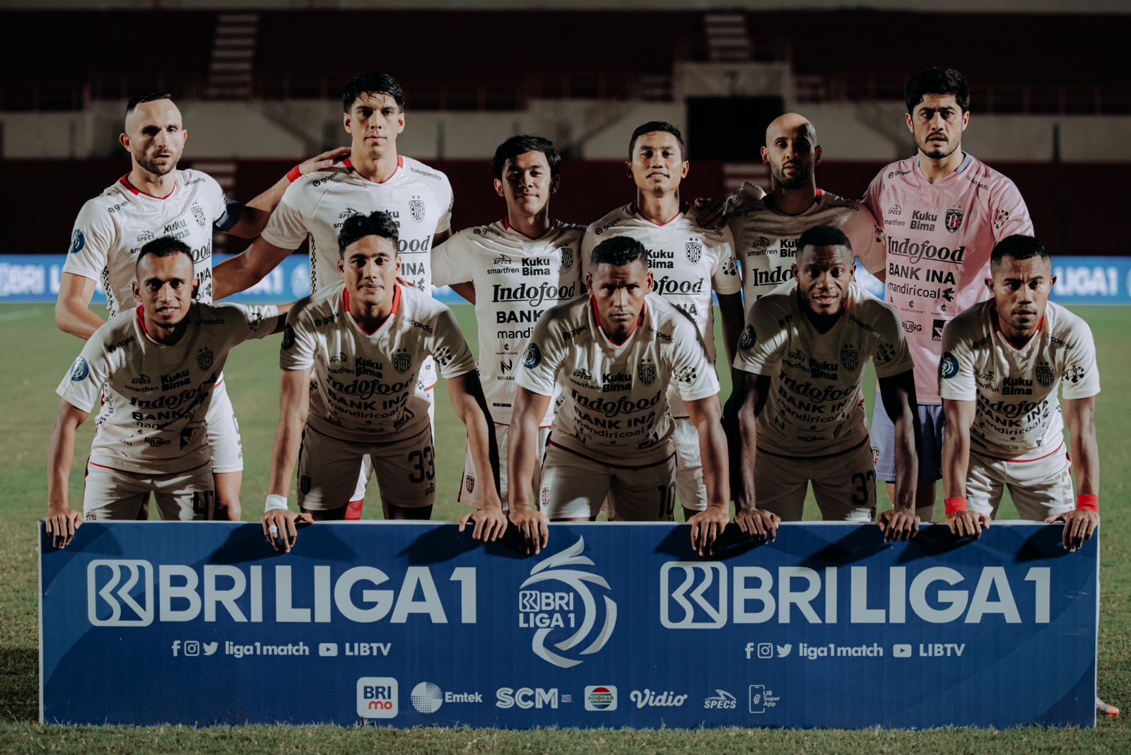 SKUAD PILIHAN: Foto bersama Tim Bali United sebelum laga melawan Rans Nusantara FC di Stadion Sultan Agung Bantul
