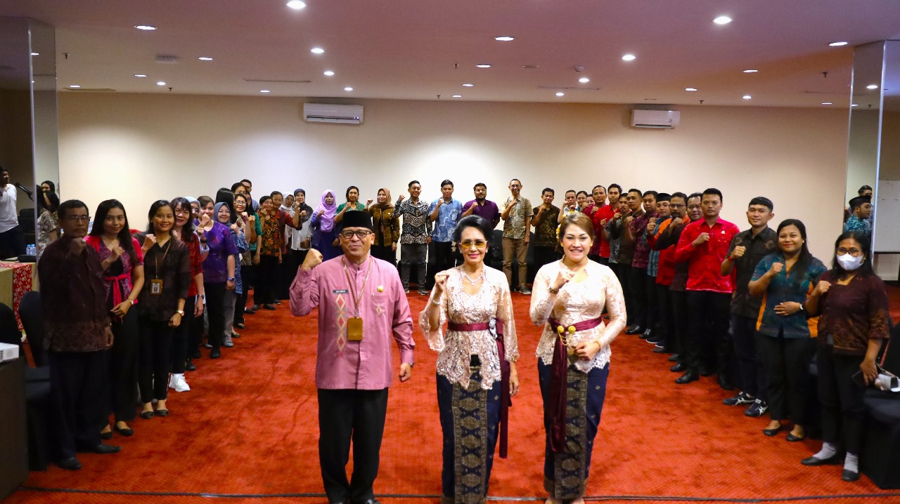 PENGUATAN MODERASI BERAGAMA: KaKanwil Kemenag Provinsi Bali Komang Sri Marheni (tengah) saat PMB di B Hotel Denpasar, Selasa (19/3/2024). (Kemenag Bali)