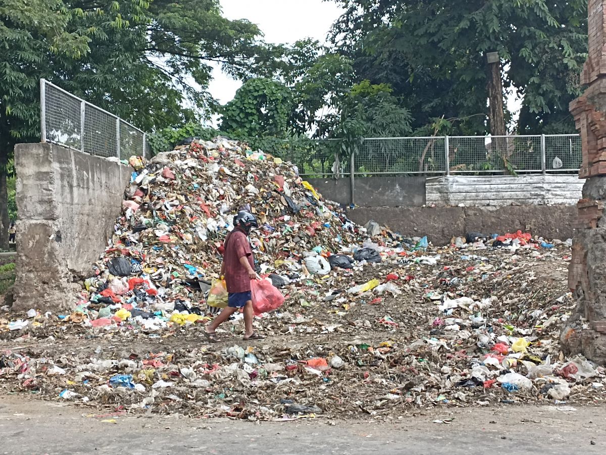Tempat Penampungan Sementara (TPS) sampah di Lumintang ini ditutup dan akan dijadikan lahan parkikr