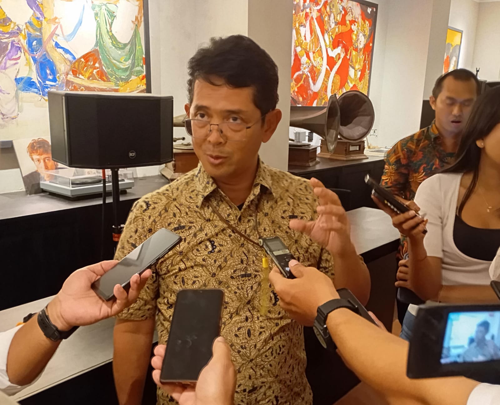 ANTISIPASI LEBARAN: Regional CEO Bank Mandiri Region XI Wilayah Bali & Nusa Tenggara Winardi Legowo.