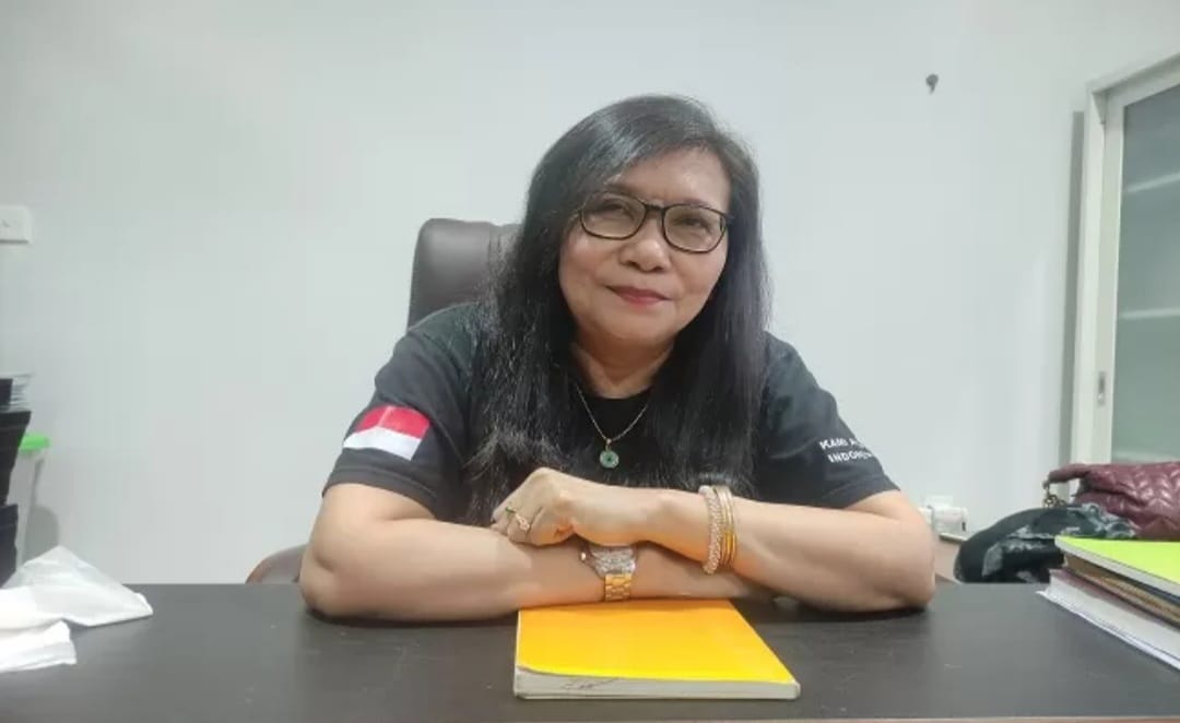PEREMPUAN PEJUANG: Siti Sapurah sapaan Ipung memberikan penyataan ketika ditemui di rungan kantornya Hukum, Jalan&nbsp;Pulau Buton No.14, Dauh Puri Klod, Denpasar Barat.