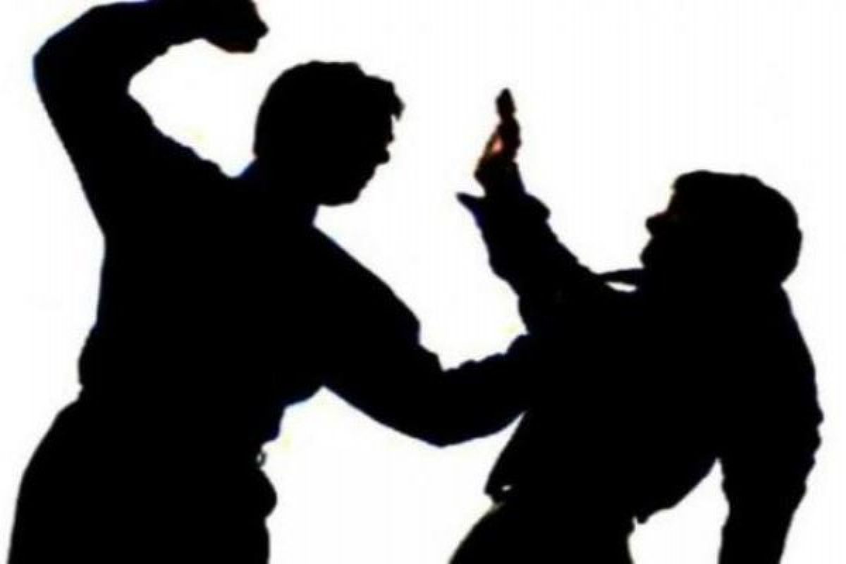 MAIN KASAR: Iustrasi penganiayaan oleh bule Australia terhadap warga lokal lantaran tersinggung suara musik.