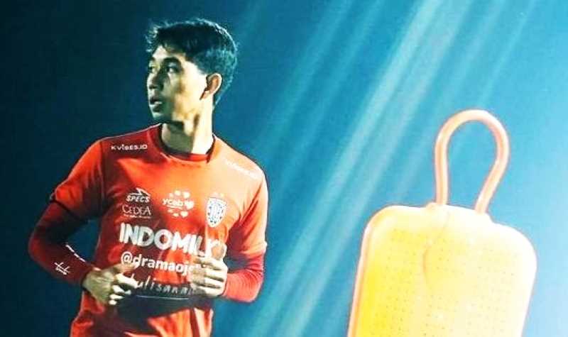 SEMANGAT DARAH MUDA :I Made Tito Wiratama diharapkan membawa daya juang membara lagi. ( Foto Media Bali United)