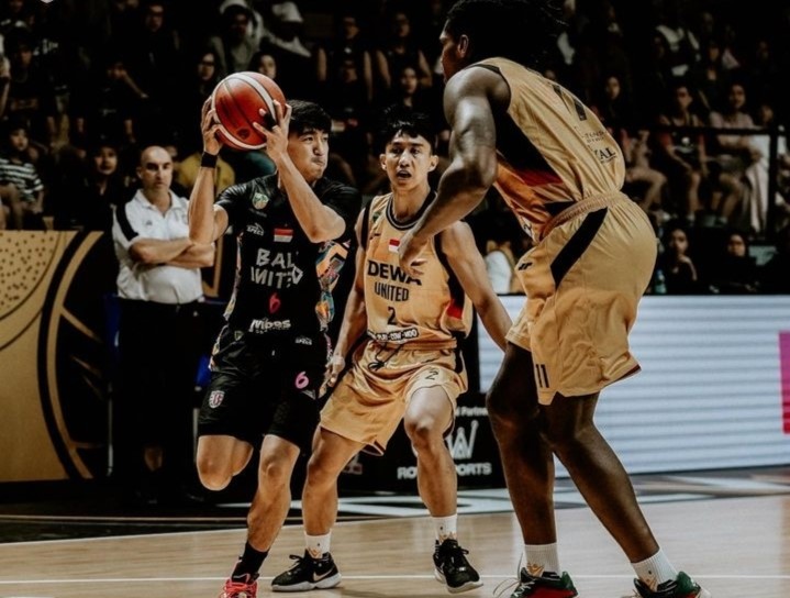 KALAH LAGI: Tim Bali United Basketball tak mampu berbuat banyak melawan Dewa United Banten yang notabene bukan tim unggulan.