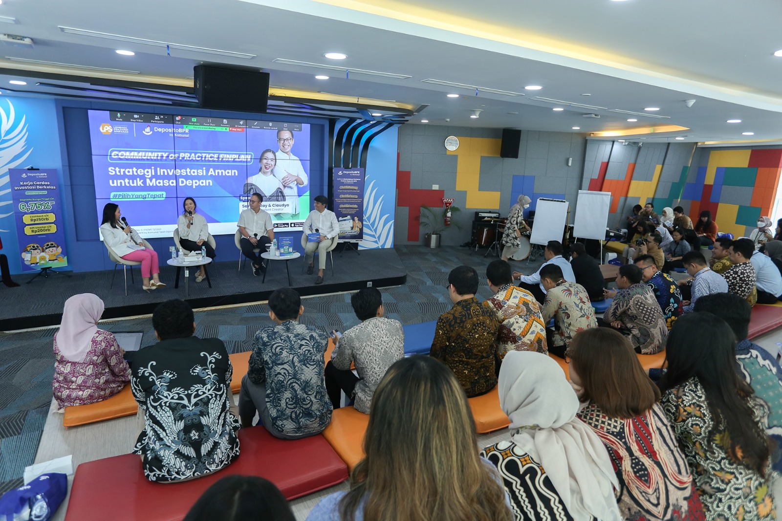 INVESTASI AMAN: Suasana edukasi invetasi aman untuk karyawan LPS yang menghadirkan influencer Samuel Ray dan Claudya Abednegon (3/5/2024)