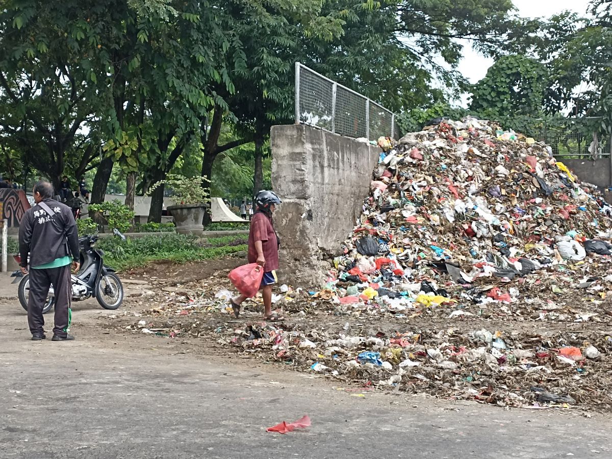 DARURAT SAMPAH: Sampah menumpuk dan terkelola meski sudah banyak TPS3R pasca TPA Suwung over kapasitas.