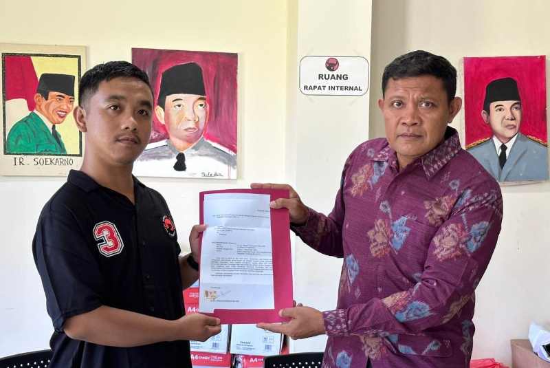 RESMI MUNDUR:I Made Sundayana memilih mengundurkan dirinya dari keanggotaan PDIP karena berkeinginan untuk maju ke Pilkada Buleleng dan sudah mendaftar lewat partai Nasdem. (Istimewa)