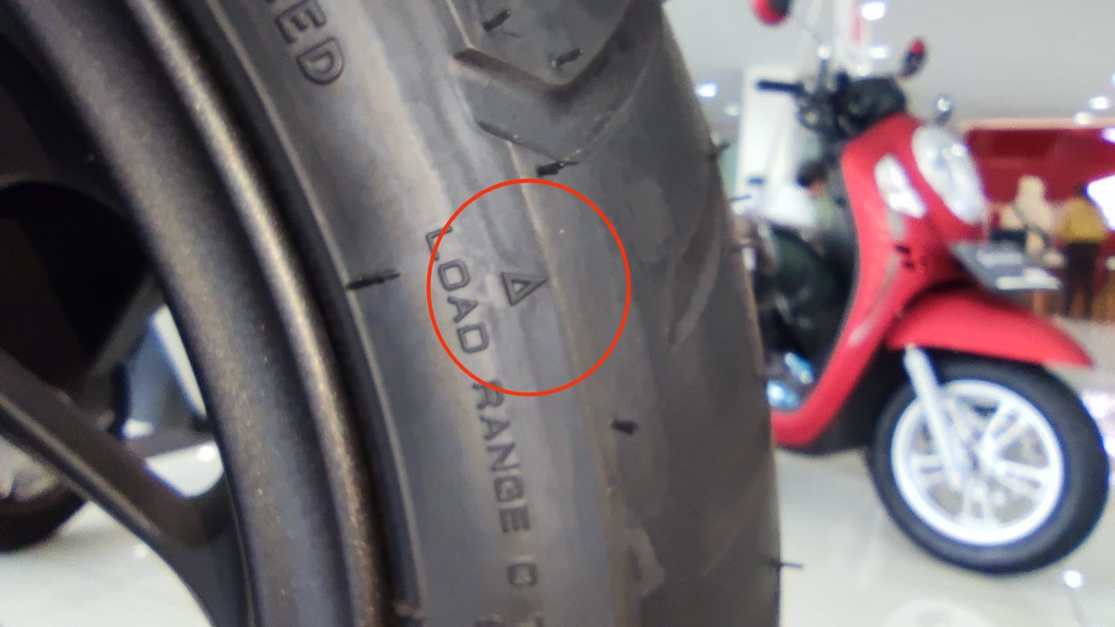 Tips Cari Aman, Kenali TWI Pada Ban Motor