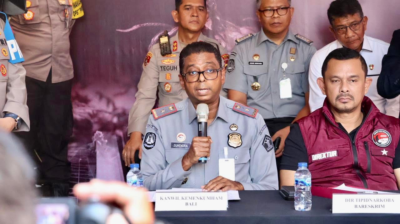 Kanwil KemenkumHAM Bali, Pramella Yunidar Pasaribu dan Kabareskrim Polri Komjen Wahyu Widada saat konferensi pers (13/5/2024).
