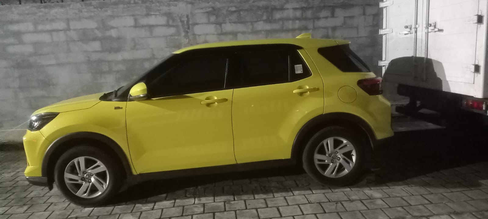 BERMASALAH: Mobil Toyota Rize yang disengketakan.