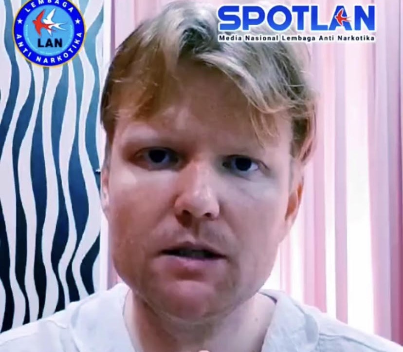 BERULAH: WNA Rusia  Kotukhov Artem,30, viralkan dirinya posting bahwa dirinya di deportasi secara tak wajar dari Bali