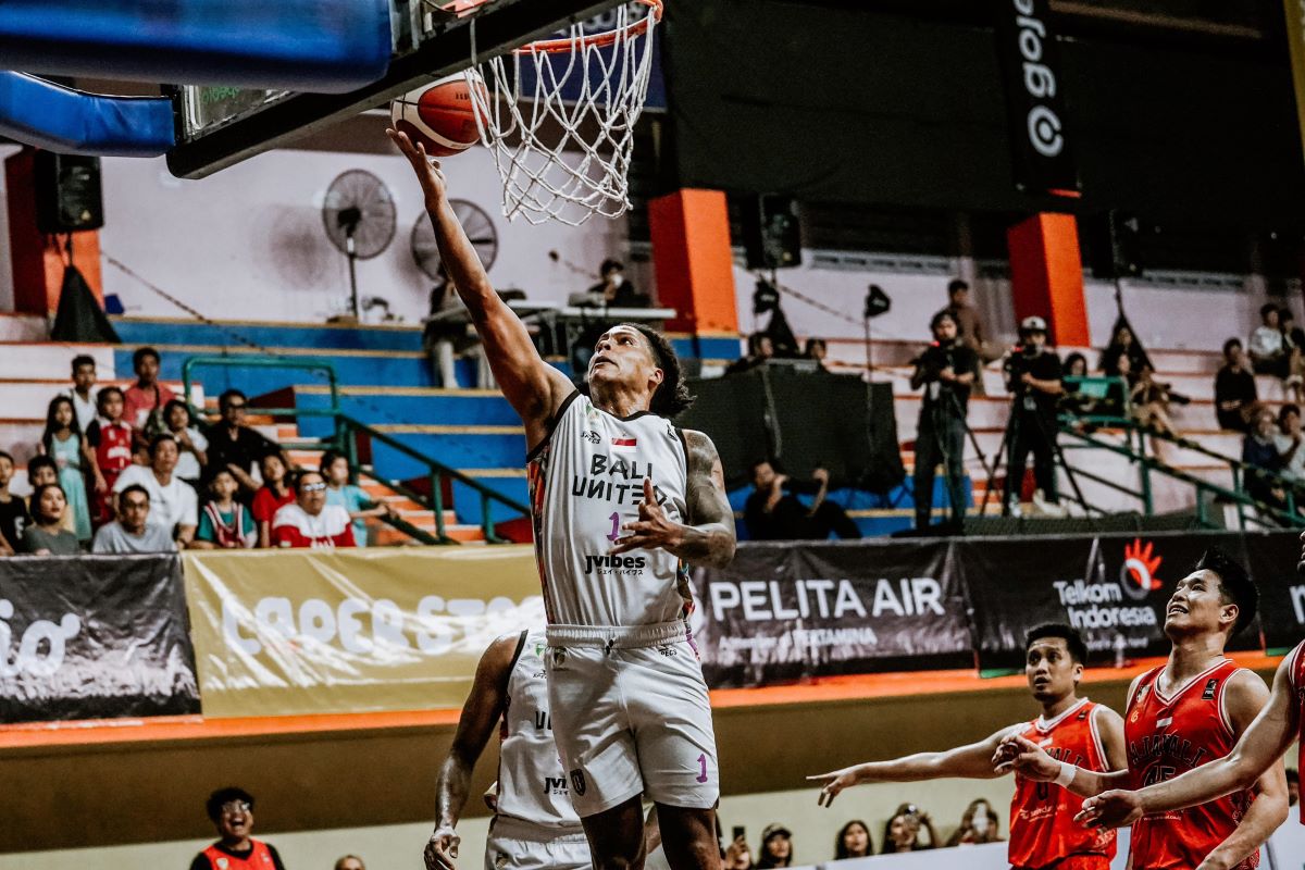 MENANG: Xavier Cannefax yang menjadi pemain terbaik di laga melawan Rajawali Medan pada Minggu (19/5/2024)