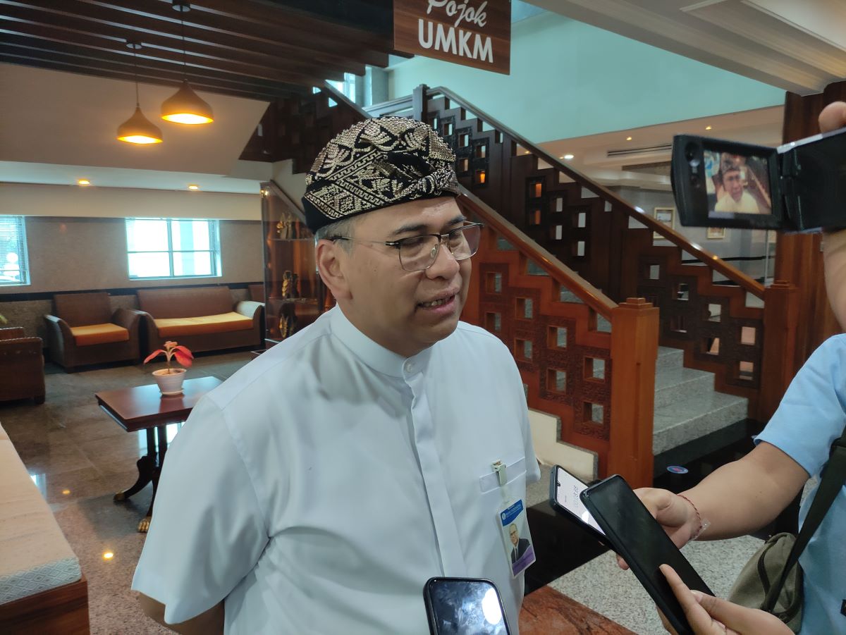 MEMBAIK: Kepala Bank Indonesia Perrwakilan Bali Erwin Soeriadimadja
