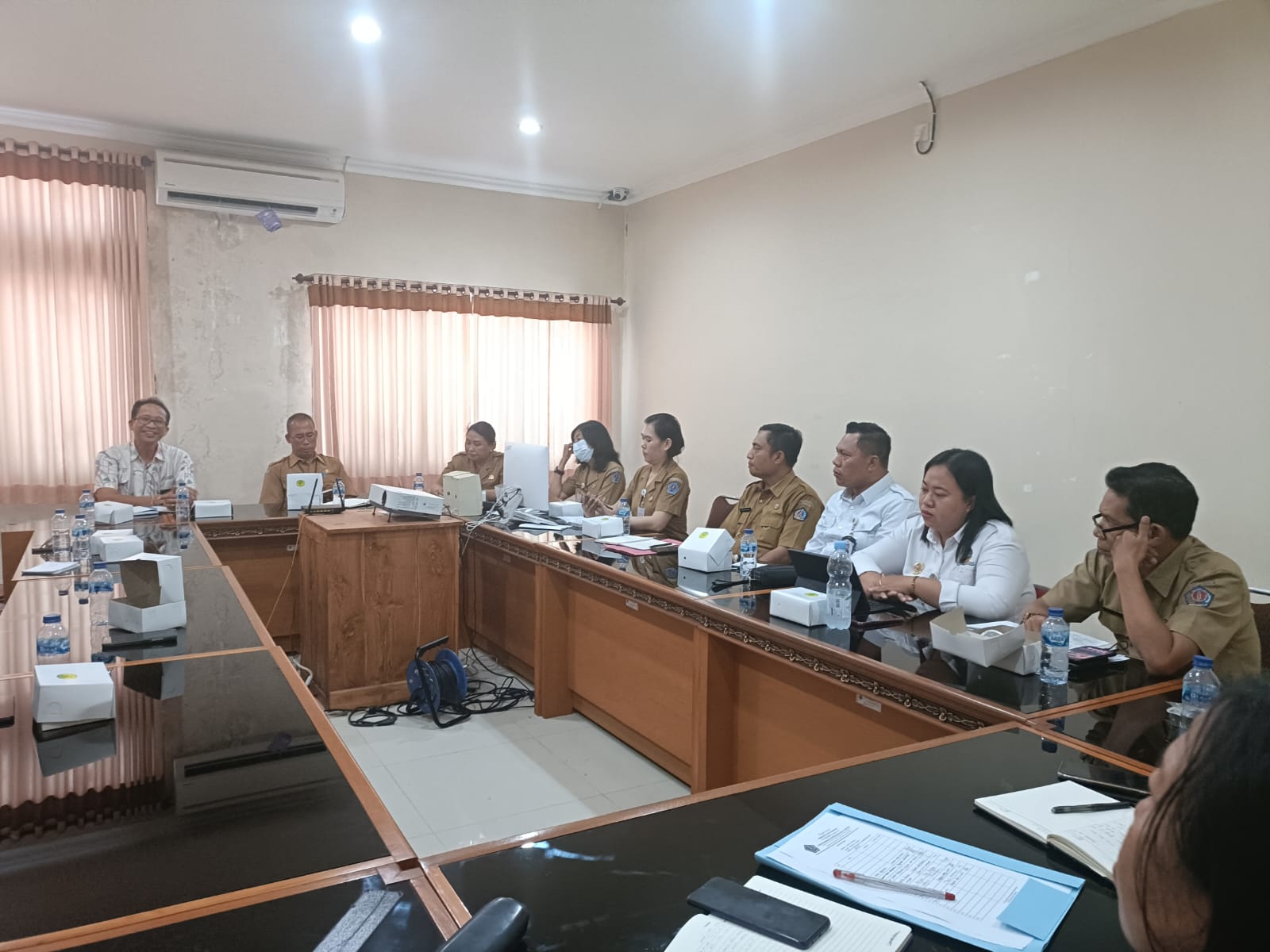 GANGSTER: Pertemuan koordinasi antara KPAD Provinsi Bali dan Disdikpora Denpasar, kemarin (27/5).