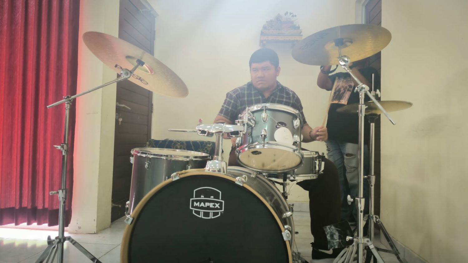 KREATIF: Kretas Band yang personilnya kalangan disabilitas saat tampil