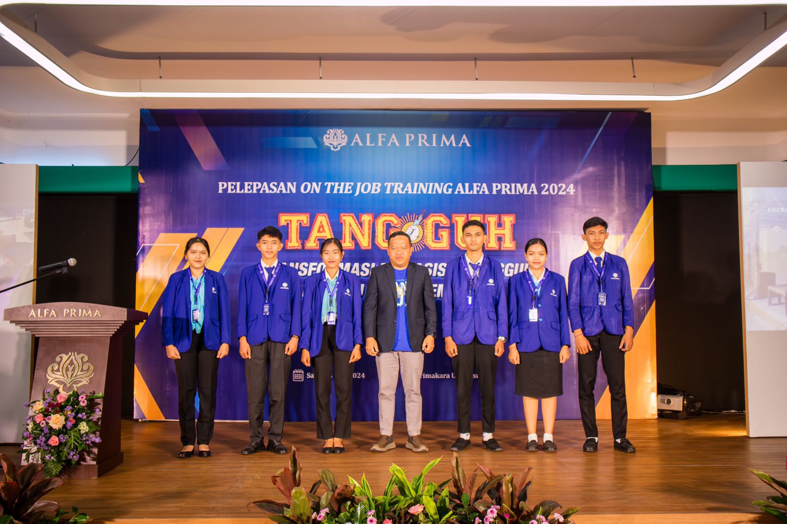 TANGGUH: Suasana pelepasan On The Job Training (OJT) mahasiswa Alfa Prima dari seluruh cabang di Bali pada Sabtu, 8 Juni 2024, di Aula Primakara University. (Alfa Prima)