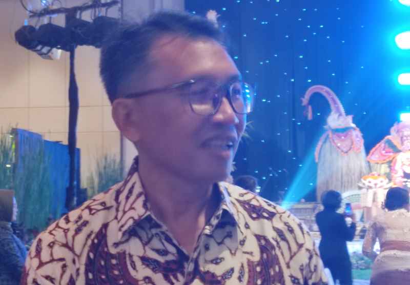 BEBER TARGET KERETA : Dodi Miharja, Komisaris PT Sarana Bali Dwipa Jaya. (Marsellus Pampur/Radar Bali)
