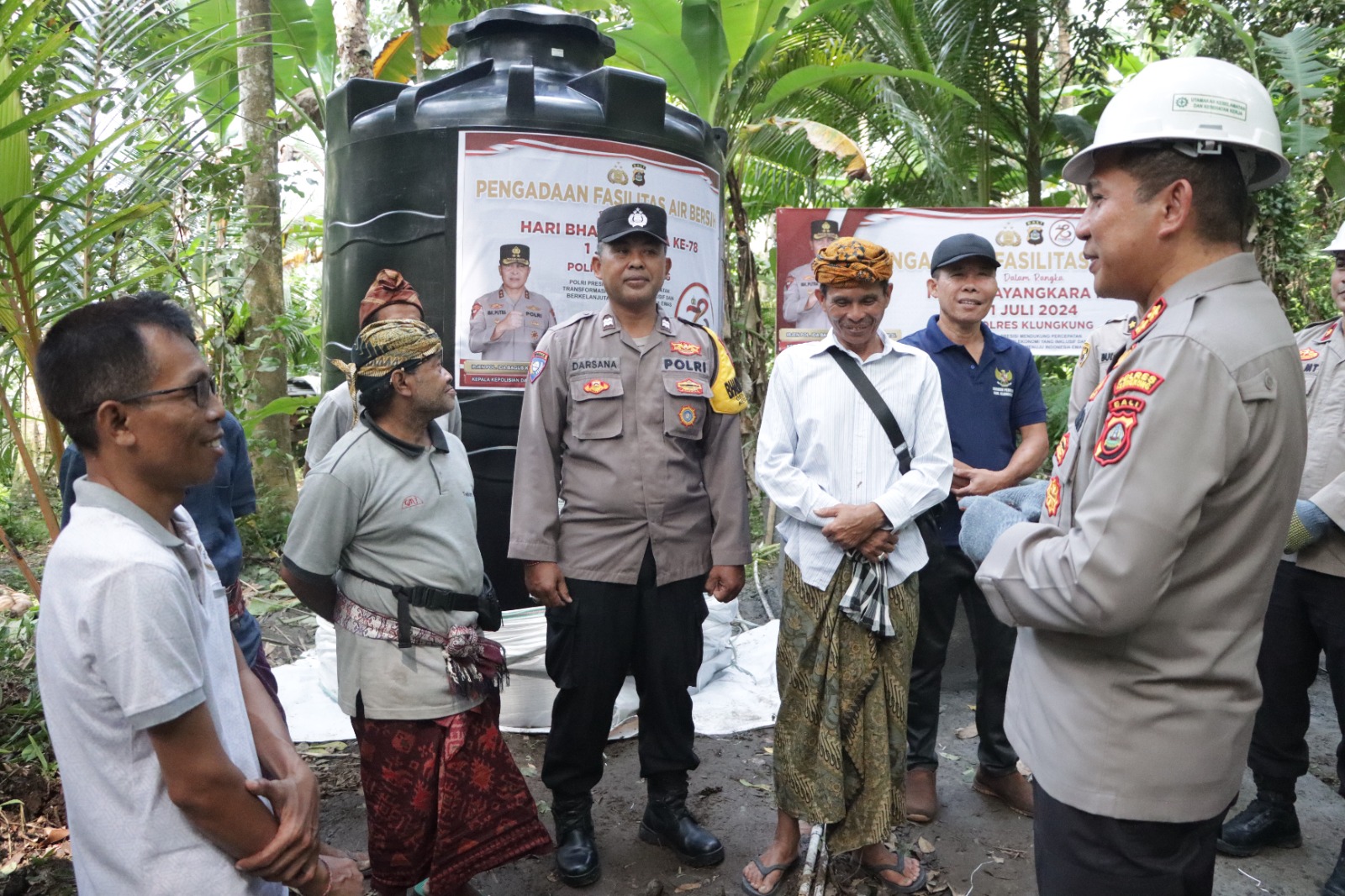 KRISIS AIR BERSIH: Polres Klungkung Bantu Pengadaan Fasilitas Air Bersih di Nusa Penida.