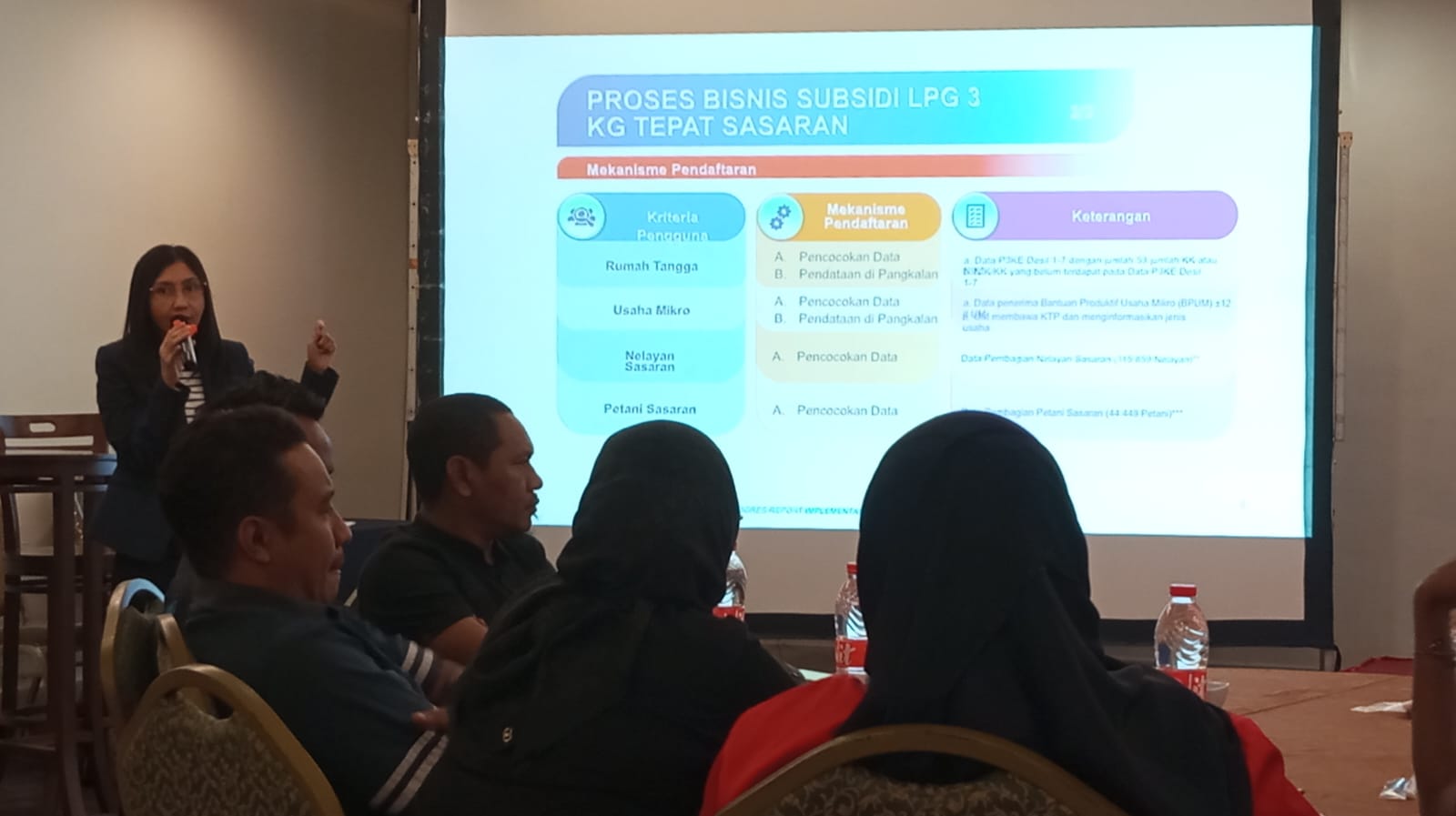 BERI PEMAPARAN: Heppy Wulansari menjelaskan distribusi LPG di wilayah Jatim-Balinusra saat Media Gathering di Malang, Jumat (14/6).