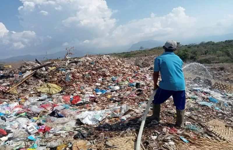 TERBAKAR : TPA Bengkala, Buleleng, yang terbakar beberapa waktu lalu. (dok.radar bali)