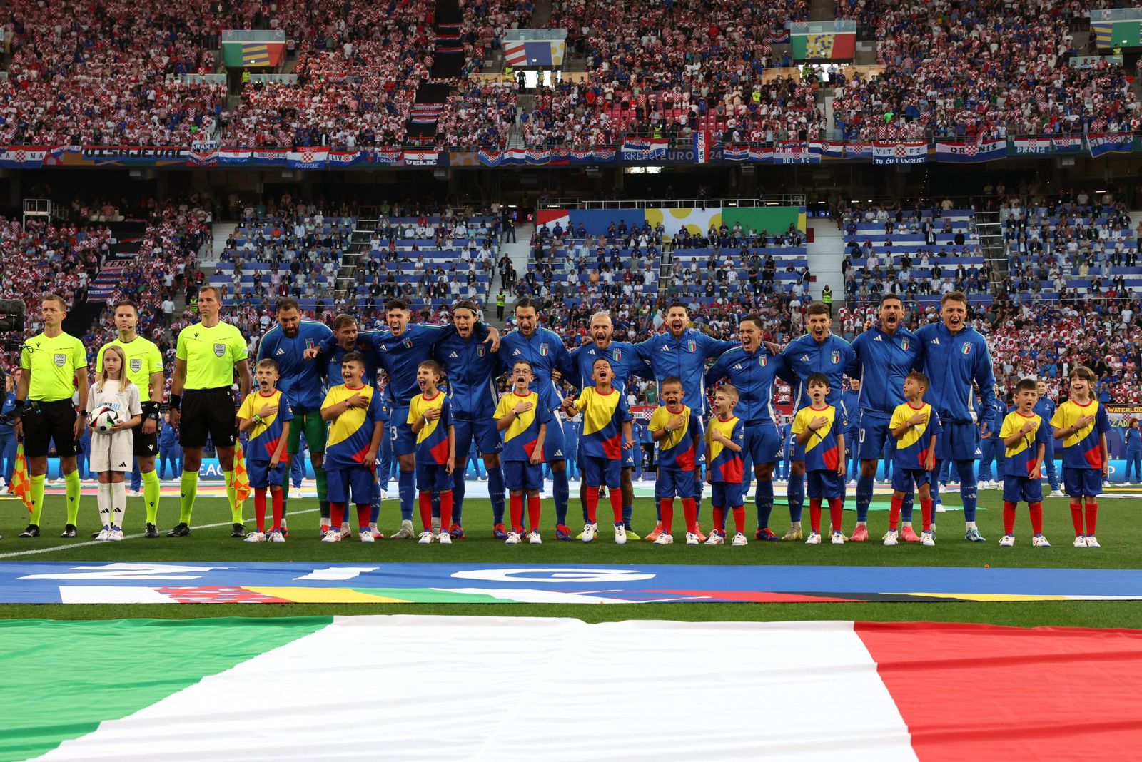 BERTAHAN: Tim Italia sebagai juara bertahan lolos ke babak 16 besar EURO 2024