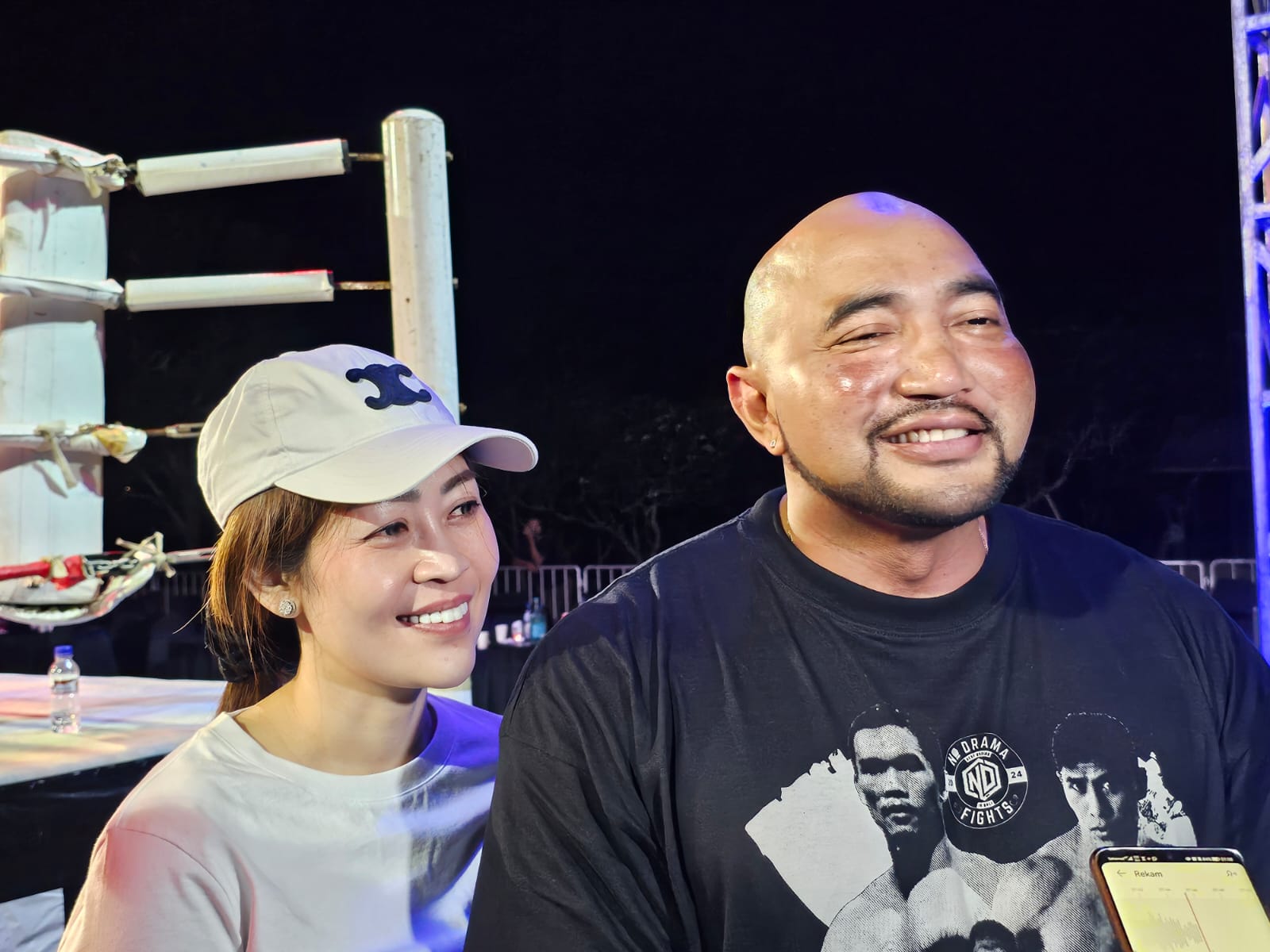 MENJELANG PON: Ketua Pertina Bali Made Muliawan Arya (De Gadjah) usai acara No Drama Fight, para petinju beradu skill dan pemenangnya didominasi oleh tuan rumah yakni Bali Sabtu (13/7/2024).&nbsp;