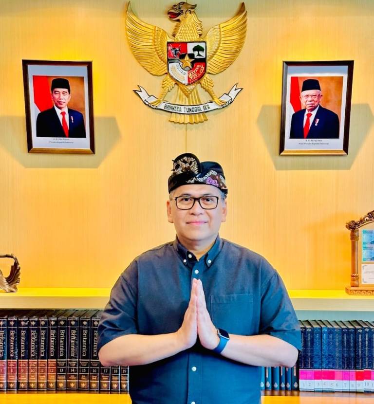 MELONJAK: Kepala Perwakilan Bank Indonesia Provinsi Bali, Erwin Soeriadimadjabdi Denpasar menyebutkan penjualan eceran melonjak selama musim liburan.