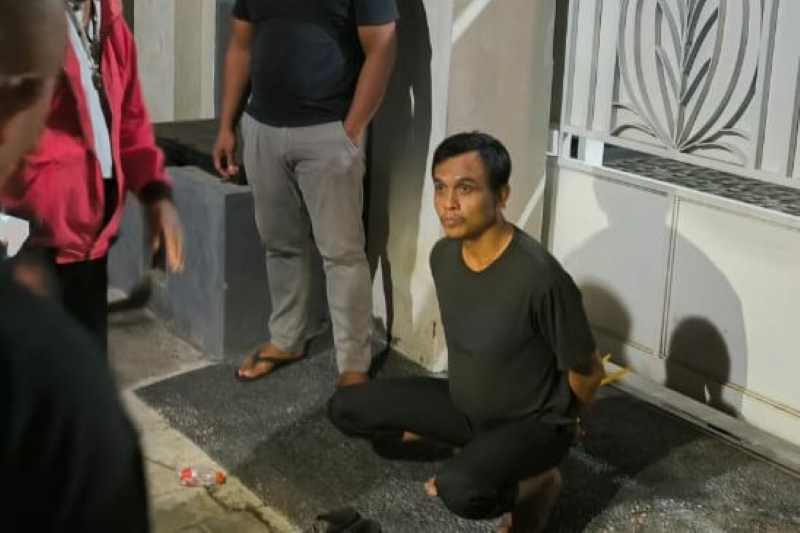 AKHIRNYA DIBEBASTUGASKAN: Gede WPA kini dibebastugaskan dari jabatan dan tugas-tugasnya di Kantor Camat Buleleng, karenaa kasus curanmor dan kepemilikan narkoba. (Istimewa)