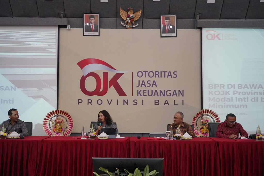 MODAL INTI: Kepala OJK Provinsi Bali Kristrianti Puji Rahayu dalam kegiatan Pembahasan Action Plan Pemenuhan Modal Inti Minimum BPR di Provinsi Bali Pada Tahun 2024, di Denpasar, Selasa 16 Juli 2024.