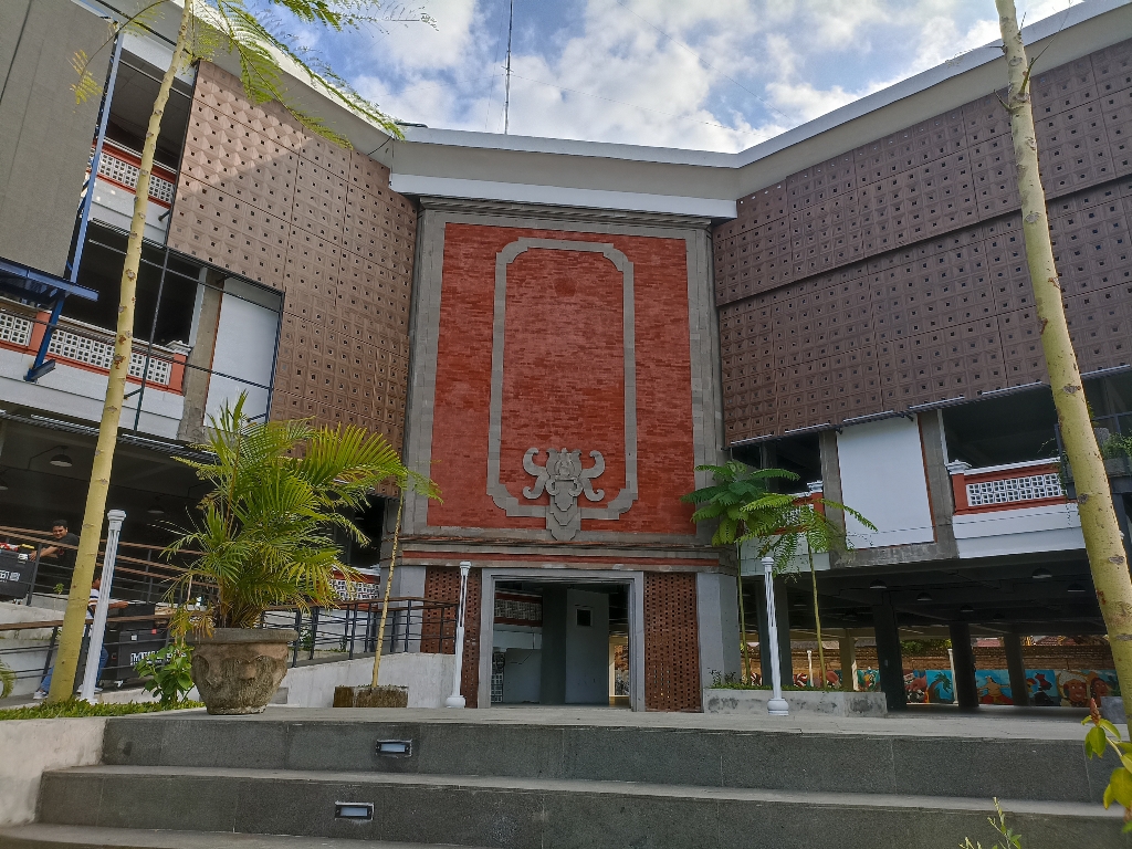 GYS: Graha Yowana Suci (GYS) yang terletak di Jalan Hasanuddin, Denpasar tak kunjung berisikan tenant.