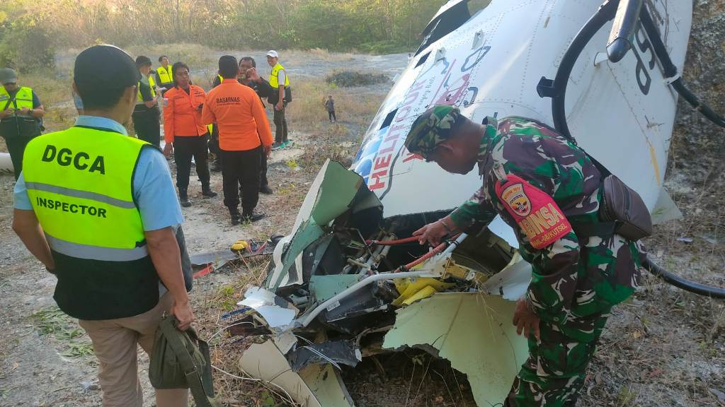KECELAKAAN HELIKOPTER: Helikopter PK-WSP type Bell 505 dikelola PT. Whitesky Aviation, jatuh di Suluban Pecatu, Kuta Selatan, Jumat 19 Juli 2024.