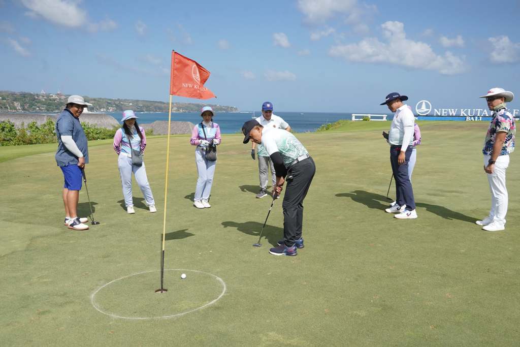HUT Ke - 67: Kodam IX/Udayana adakan turnamen golf. Berlangsung di Lapangan New Kuta Golf Pecatu, Badung, Sabtu 20 Juli 2024.