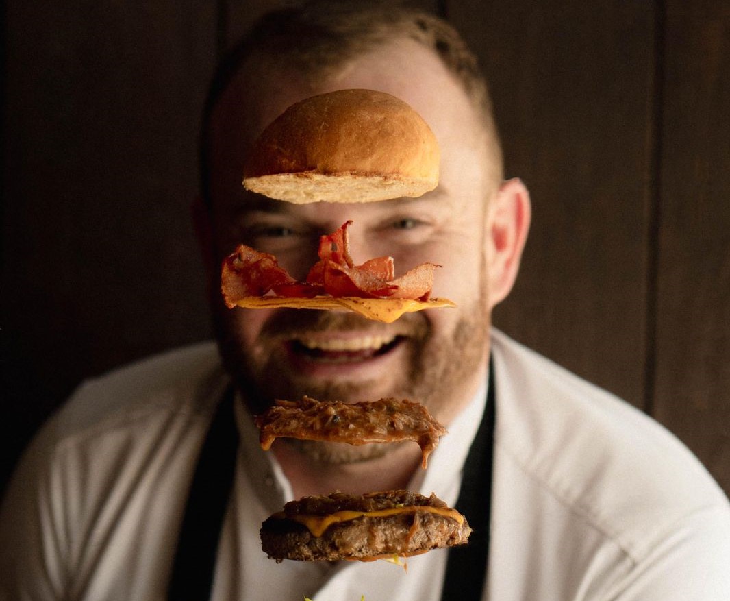 PEKAN BURGER: Mamaka by Ovolo membuka Burger Madness 24 jam dari 22-28 Juli 2024