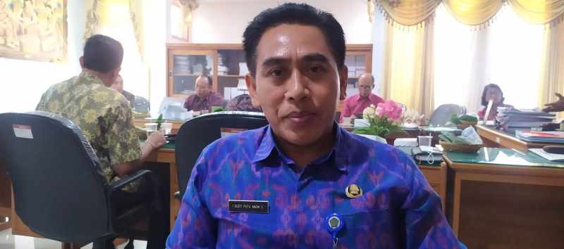 OPTIMISTIS TAK ADA DROP OUT: Kadisdikpora Jembrana I Gusti Putu Anom Saputra. (dok.radar bali)