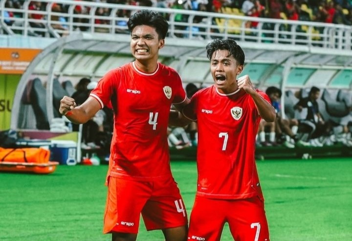 MUDA BERPENGALAMAN: Bek muda Bali United Kadek Arel Priyatna (kiri) dalam sebuah selebrasi. Ia kini perkuat Timnas Indonesia U19