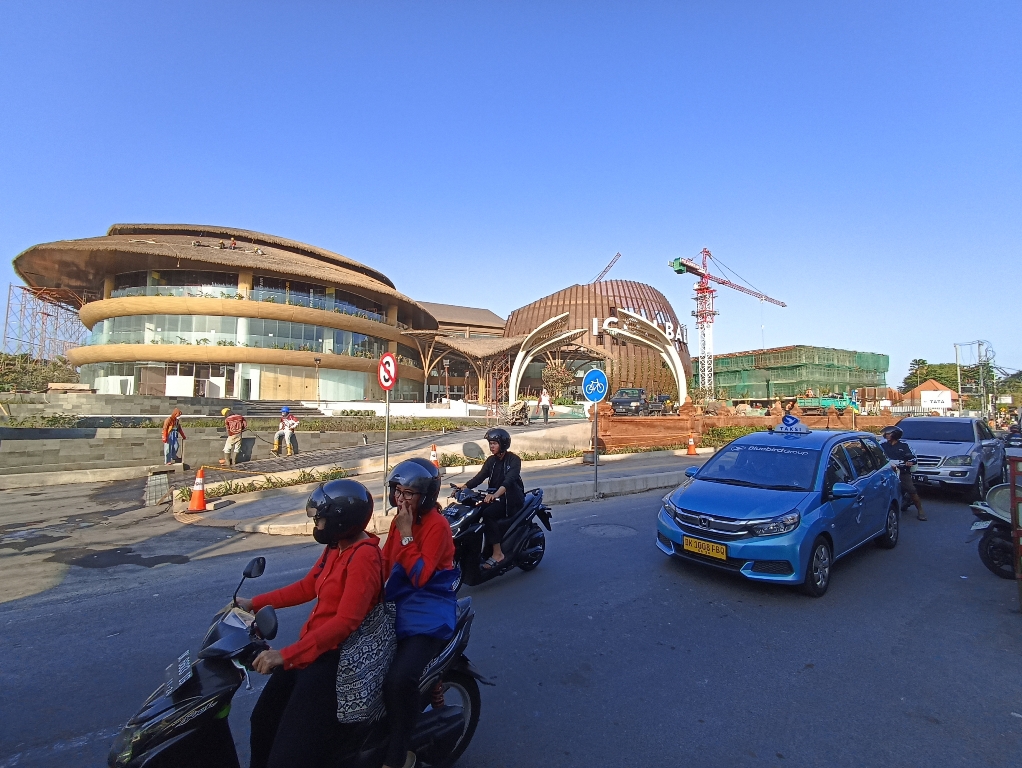OPERASIKAN: Pemkot Denpasar akan segara mengoperasikan shuttle bus listrik di kawasan Sanur .