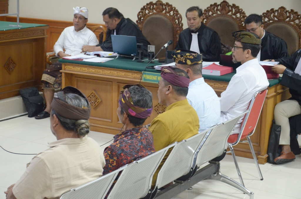 SIDANG: Suasana sidang lanjutan kasus Operasi Tangkap Tangan (OTT) Bendesa Adat Berawa, I Ketut Riana, di Pengadilan Tipikor Denpasar, Kamis 25 Juli 2024.