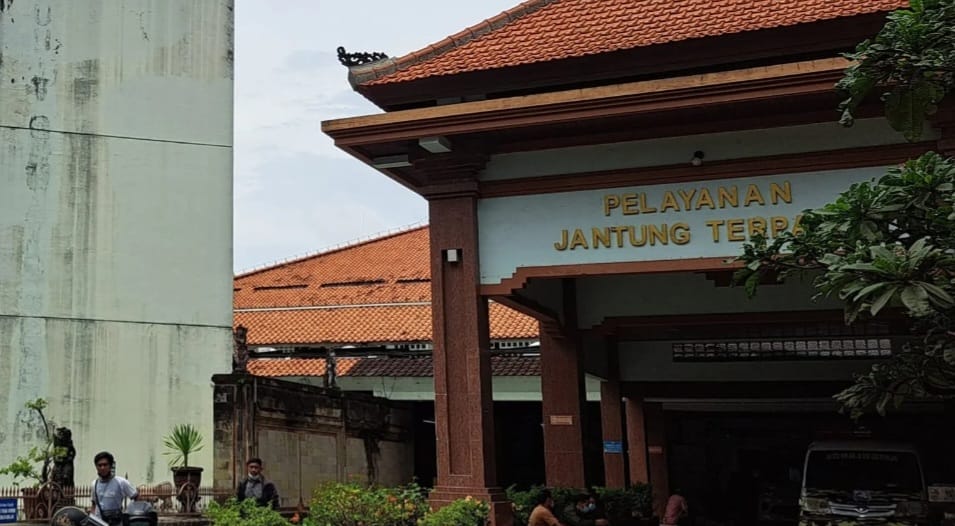 PUSAT LAYANAN: Pelayanan janting terpadu di RS Sanglah tempat calon dokter spesialis berpraktik.