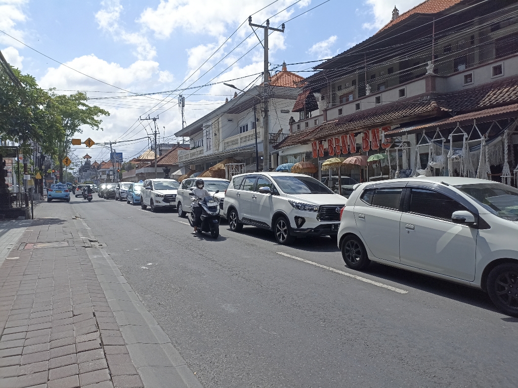 MACET: Kawasan wisata Kuta dan sekitarnya kerap menjadi langganan kemacetan.