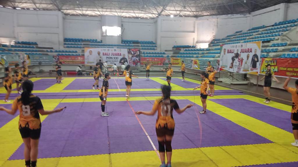 LATIHAN: Proses latihan atlet Kabaddi Bali menuju PON Aceh dan Sumatera Utara