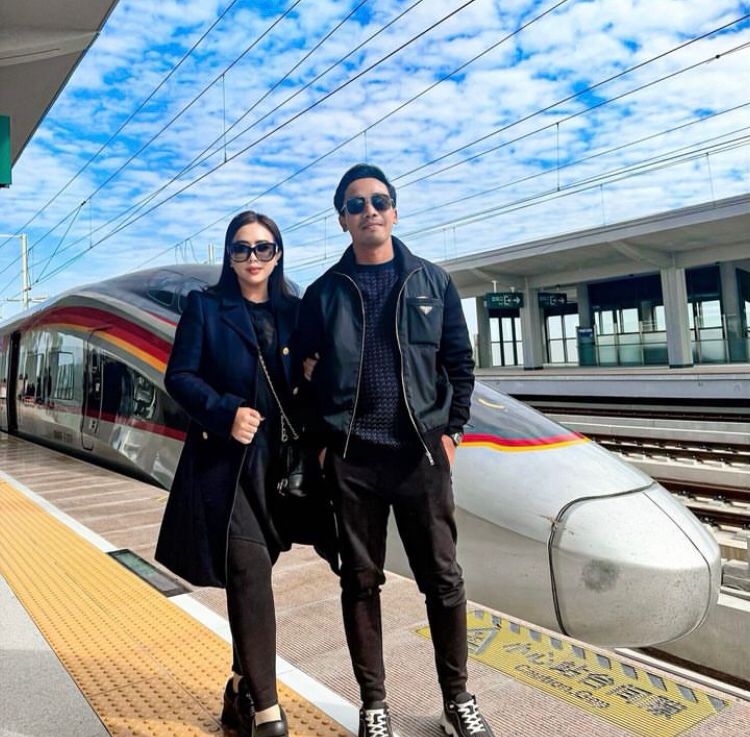 MUNDUR: Kadek Maharani Kemala Dewi bersama suaminya, Dewa Gede Adiputra memilih mengundurkan diri dari brand MSGLOW