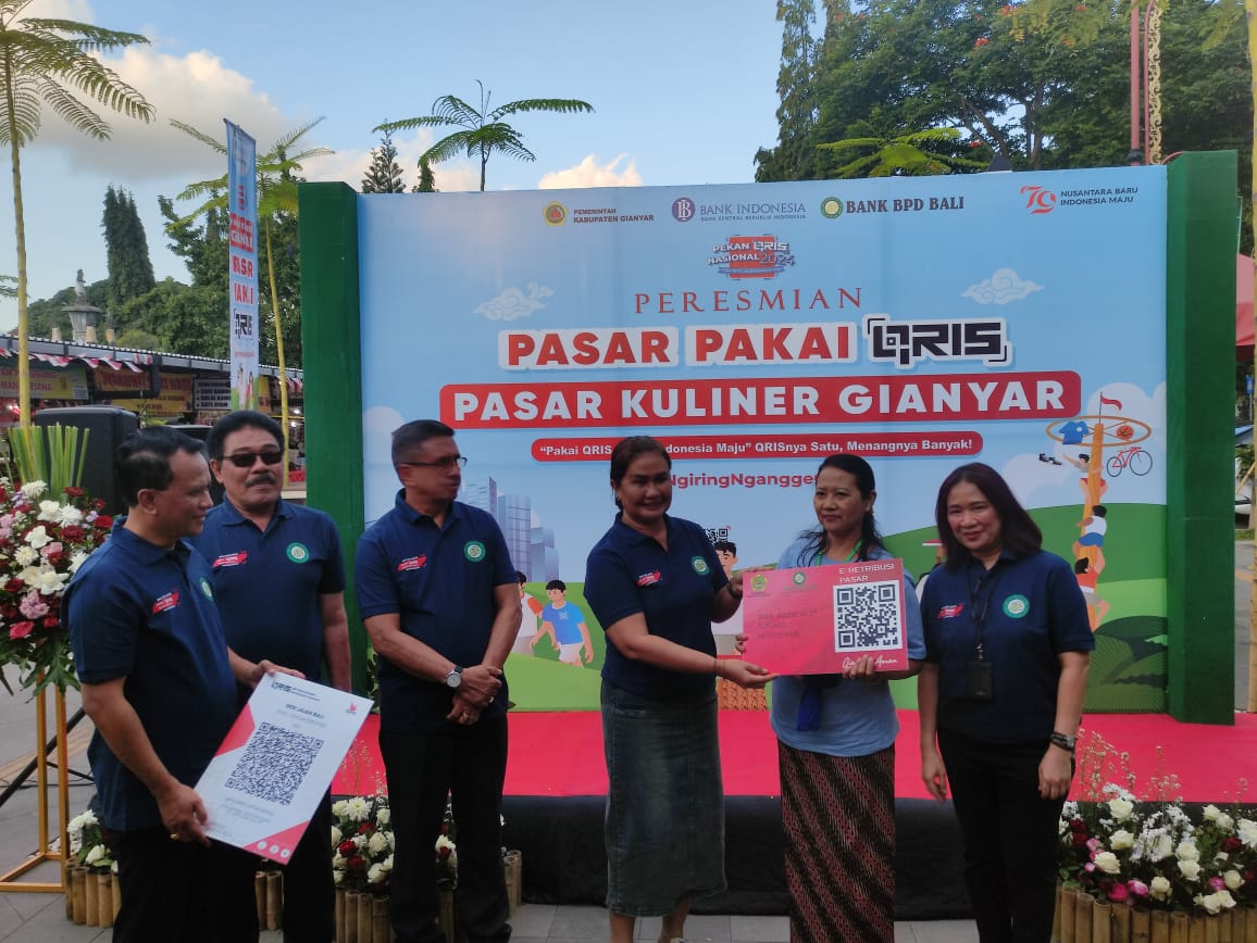 Peresmian penggunaan QRIS di Pasar Kuliner Gianyar, Senin (12/8/2024) sore.