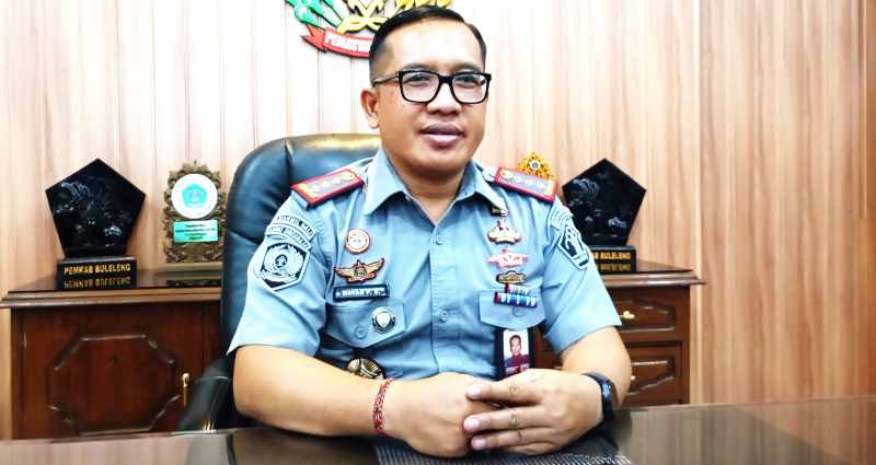 SAMPAIKAN USULAN REMISI: Kepala Lapas Singaraja, I Wayan Putu Sutresna sebut 184 orang. (francelino junior)