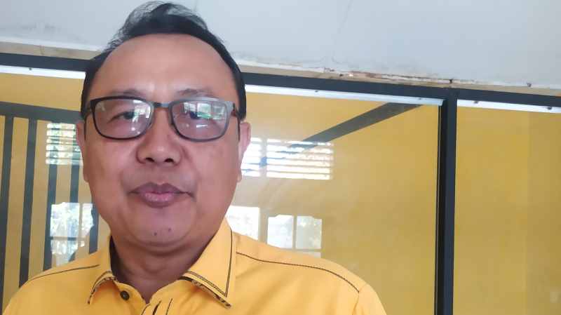 TETAP CALON WAKIL BUPATI : Ketua DPD II Partai Golkar Jembrana I Made Suardana. (m.basir)