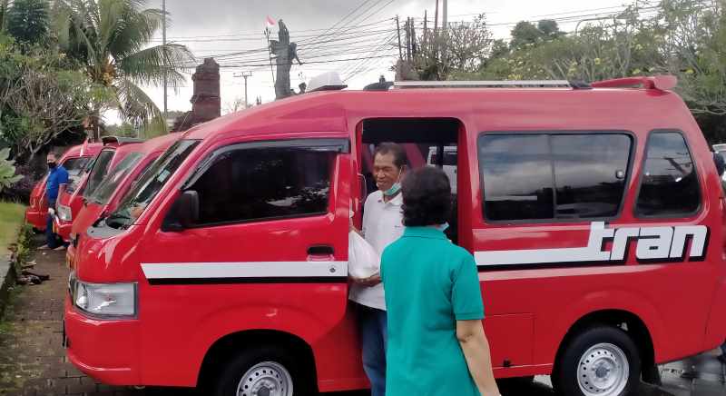 MASIH MENUNGGU LELANG : Angkutan siswa gratis segera dioperasikan kembali Pemkab Tabanan.(juliadi/radar bali)