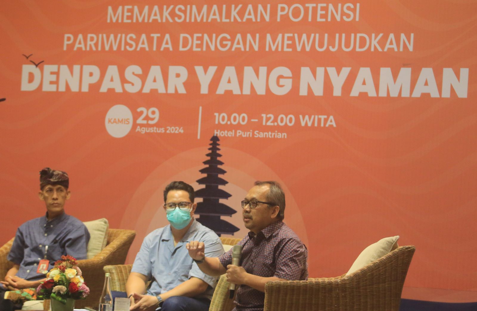 KENYAMANAN WISATAWAN: Dari kanan  Senior Economist Bali Tourism Board (BTB) Trisno Nugroho, pakar kesehatan Dr. Tri Budhi Baskara dan Pejabat Fungsional Adyatama Kepariwisataan dan Ekonomi Kreatif