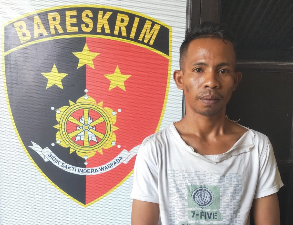 MERINGKUK DI SEL: Tersangka Nelson ditangkap dan ditahan oleh Polsek Denpasar Timur usai mencuri di tujuh TKP