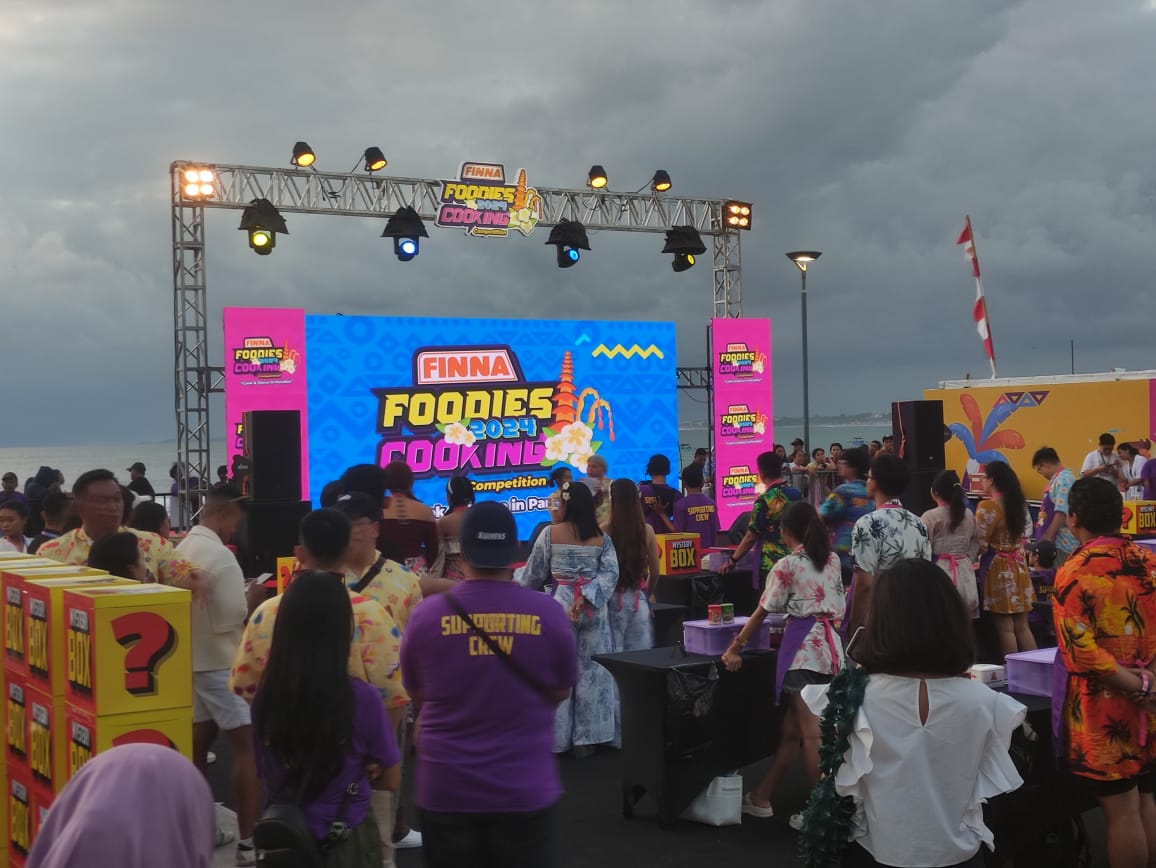 SERU: Kemeriahan Finna Foodie 2024 Cooking Competiton di Discovery Shopping Mall, jalan Kartika Plaza Kuta, Badung, Bali, pada Sabtu (31/8/2024) malam. (Marsellus Pampur/Radar Bali)