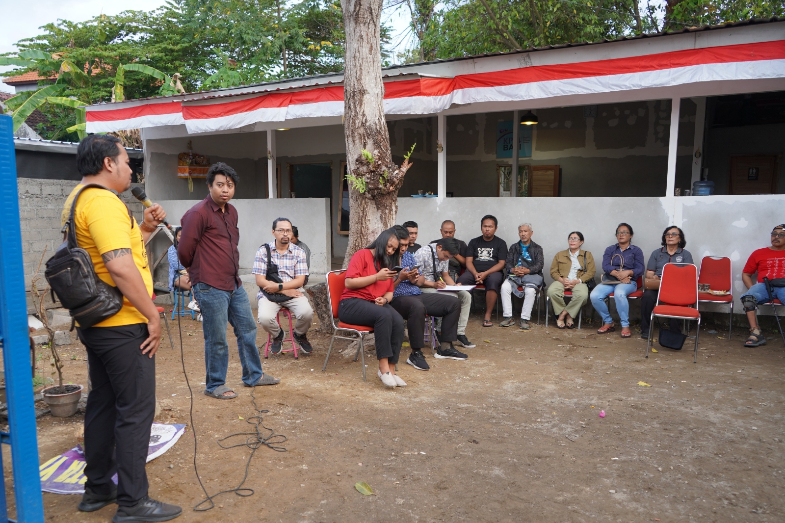 PUSAT REHABILITASI PSIKOSOSIAL: Suasana peresmian sekretariat KPSI Simpul Bali di jalan Pertulaka Timur No. 15, Banjar Peninjoan, Peguyangan Kangin, Denpasar Utara. (Radar Bali Photo)
